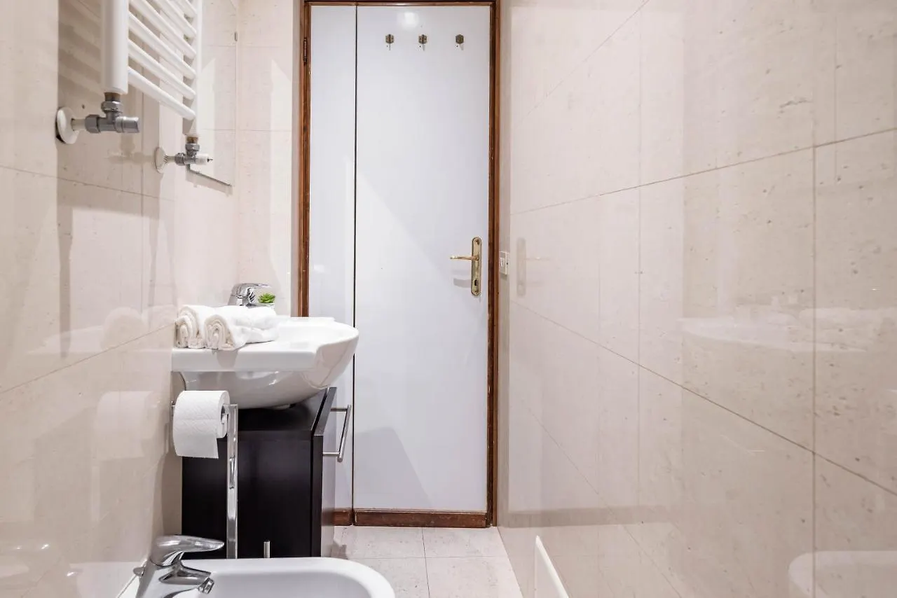 Venezia-San Marco View On Luxury Shopping Street Daire 0*, Venedik İtalya