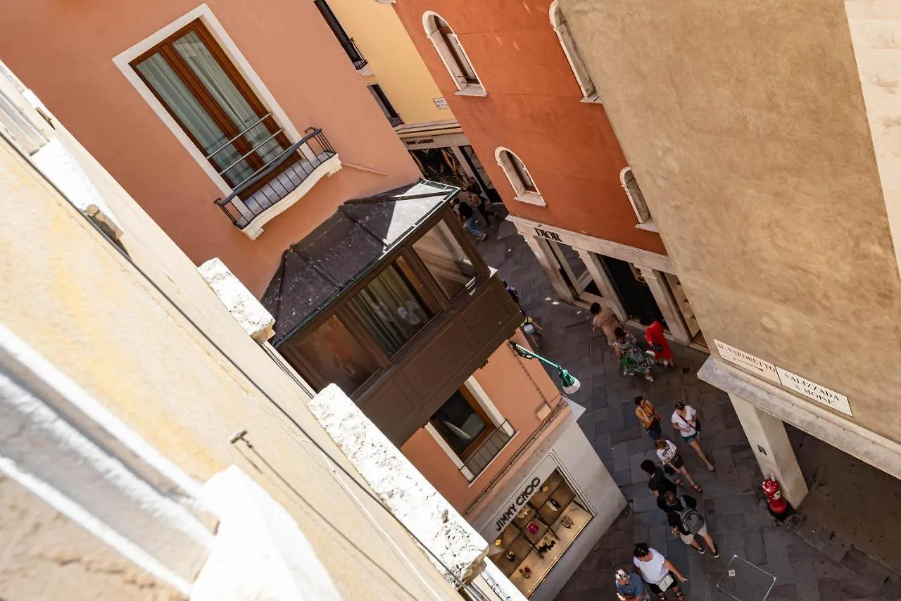 Venezia-San Marco View On Luxury Shopping Street Apartment Italy
